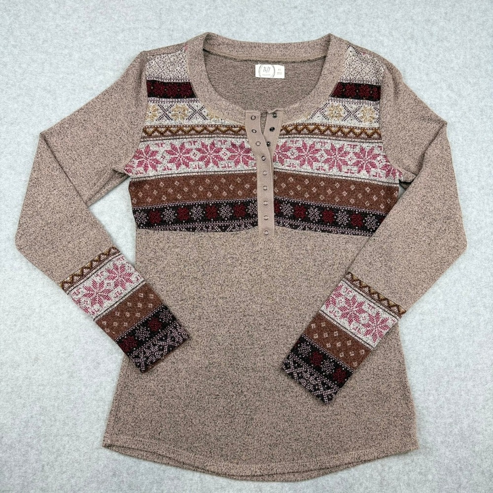 Maurices 24/7 Henley Top Womens XS Tan Fair Isle Snowflake Snap Button Knit